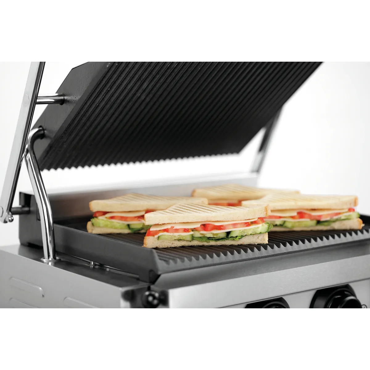 Bartscher A150974 Kontaktgrill Panini MDI Ansicht nah mit Essen